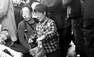 北京地铁现身挂二维码乞讨者，相关部门正调查将严格处罚