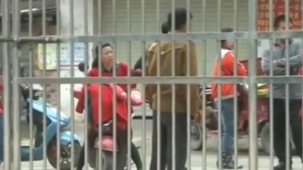 学生课上被打,家长:打人者是老师叫的