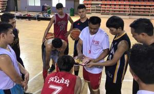 习近平提到的老挝男篮主帅是谁：孙伟，一名上海的篮球志愿者