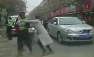 河南禹州警方：女车主对交通协警边骂边打扇耳光，已立案侦查