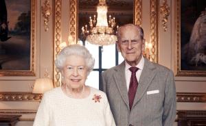 英女王结婚70年：白金汉宫首例白金婚