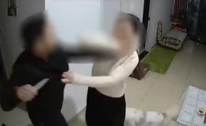 取快递忘关门遭劫,女子掰断劣质刀脱身