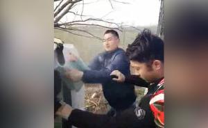 越野车侧翻,小伙“手撕”天窗玻璃救人