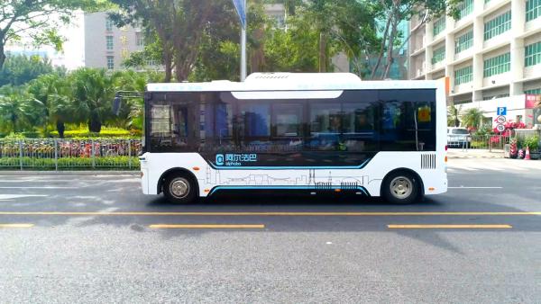 深圳智能巴士：人工和自动驾驶一键切换
