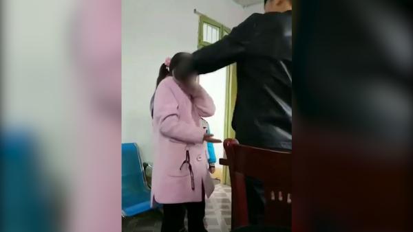 安徽一幼儿园体罚学生：用戒尺疯狂打脸