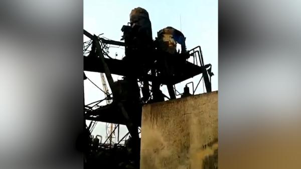 连云港:化工车间爆炸致2死,7人被困