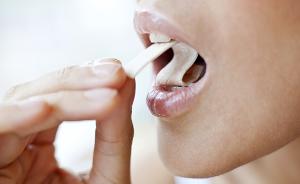 口香糖有望用于诊断牙种植体周围疾病：嵌传感器尝出苦即有病