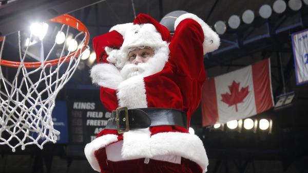 一份NBA的善心，今年圣诞老人两米多
