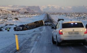 旅行社负责人：冰岛大巴事故中34位团员已接受体检并抵酒店
