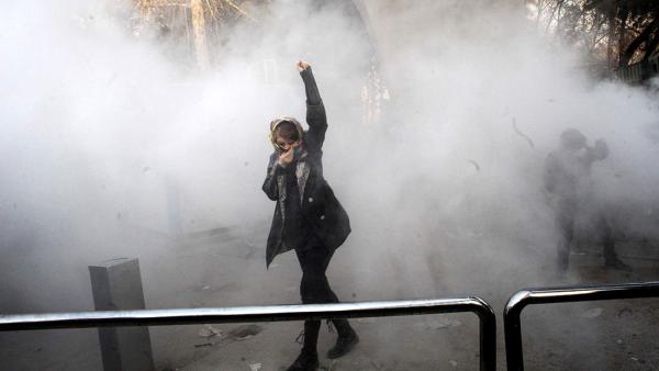 伊朗民众示威持续数日：12死百人被捕