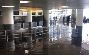 延误淹水停电，纽约肯尼迪机场陷入混乱