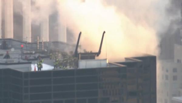 纽约特朗普大厦楼顶起火，2人轻伤