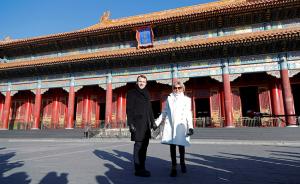 马克龙夫妇手挽手参观北京故宫