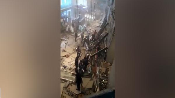 印尼证交所二楼天花板塌陷，至少20伤