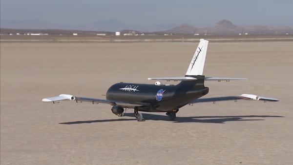 NASA试飞新型无人机：机翼末梢可折叠