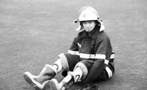 四川31岁救火牺牲消防员被追记一等功，上万人送他最后一程