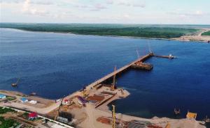 中俄跨黑龙江首座公路大桥已完成投资2.3亿元