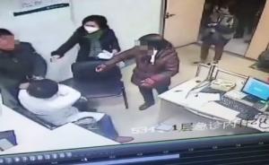 带咳嗽女儿看病欲插队遭拒后推搡辱骂医生，杭州一男子被行拘