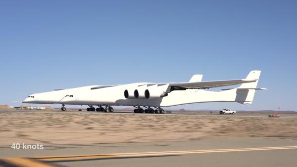 全球最大飞机开始滑行测试：离起飞还远