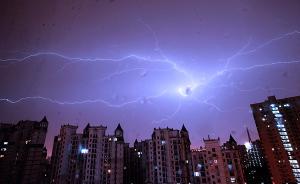 上海发布雷电大风“双黄”预警：未来4小时有7至9级大风