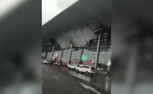 惊险：37米/秒大风掀翻南昌机场吊顶