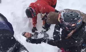 美国滑雪场突发雪崩，游客徒手挖雪救人