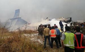 孟加拉一客机在尼泊尔机场坠毁：载67名乘客，多人受伤