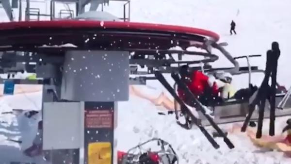 格鲁吉亚滑雪缆车失控，多名乘客被甩出