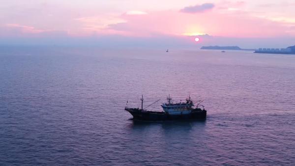 74岁渔民签海葬协议：大海是我的归宿