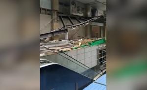 武汉一商场改造时发生垮塌：2死2伤