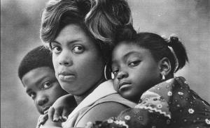 林达·布朗去世，她“结束”了美国公立学校种族隔离制度