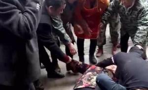 湖北鄂州一城管队员拆违时暴力执法伤人，已被拘留