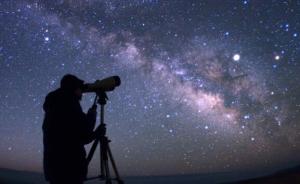 人类观测到距地140亿光年的恒星：光出发之际地球还未诞生