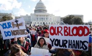 佛州枪击案一月祭：全美三千多所学校学生罢课示威呼吁控枪