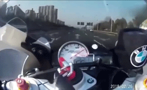 高速狂飙近300码，南京摩托车手被诉