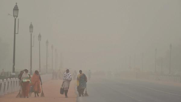 印度遭遇超强沙尘暴，至少77人死亡