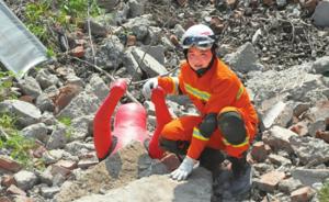 “抗震救灾小英雄”贾孝龙当消防员，总是冲在抢险救援最前面