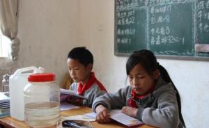 云南一山区小学自来水断水两月，161名师生生活用水告急