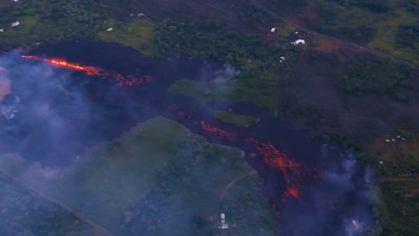 夏威夷火山：现19条裂缝，近万人撤离