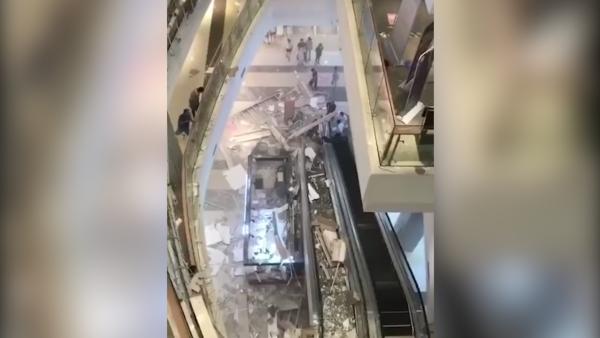 江西一商场开业3月，天花板脱落致4伤