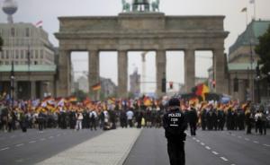 德国极右翼政党游行遭抵制，反对者数量远超支持者