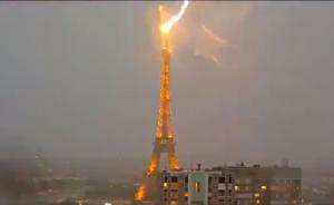 一周内两次！法国埃菲尔铁塔被雷劈