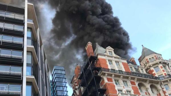 伦敦豪华酒店大火，刚刚完成大规模翻修