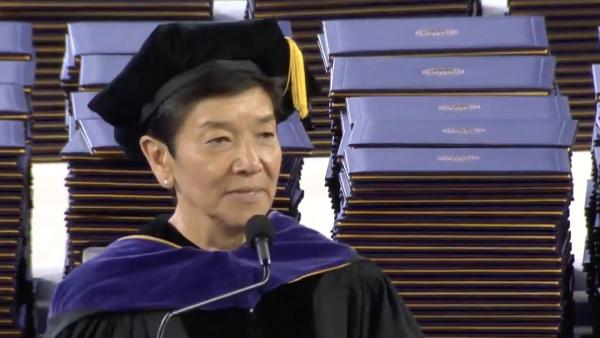 美国华裔女法官毕业致辞：教育改变人生