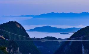 中国张家界玻璃桥在国际桥梁大会上获奖：展示了创新和想象力