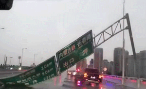 狂風暴雨冰雹，青島連發五個預警信號