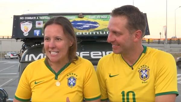 巴西夫妇驾车环球两年，赴俄观看世界杯