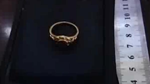 结婚35周年“礼物”：男子偷戒指送妻