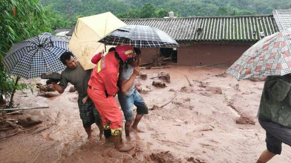 普洱景谷县突发泥石流，已搜救15人