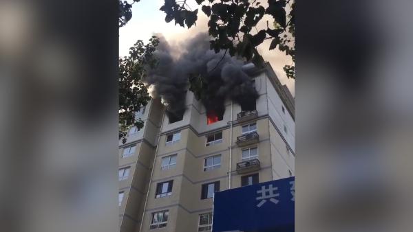 秦皇岛一居民楼突发爆燃，致1死1伤